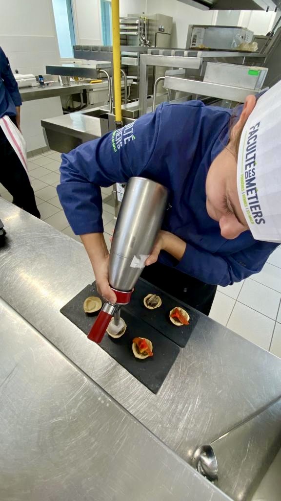 Bruz Apprenante Cuisine Dressage