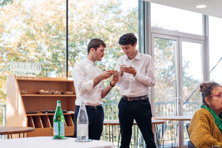 Apprenants Service Restaurant d'application de Bruz