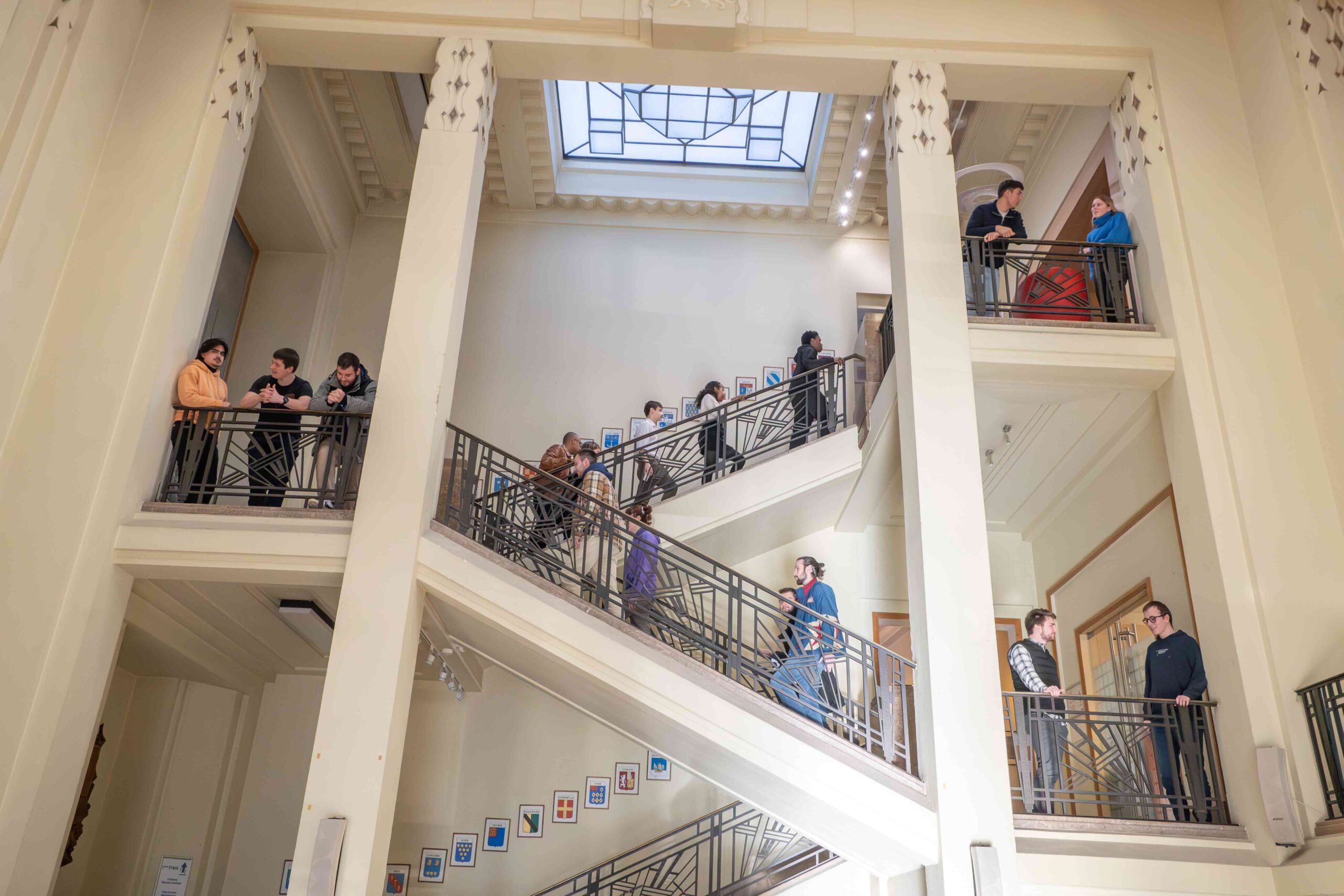 Faculte Des Metiers Campus Lorient Escaliers Etudiant