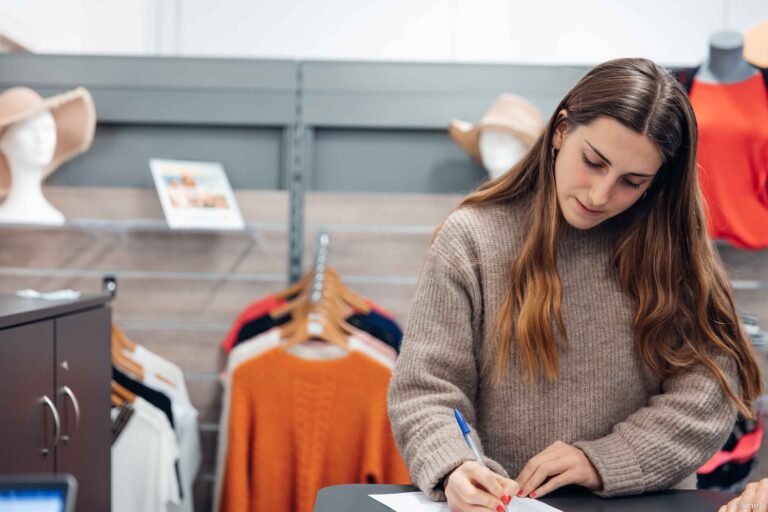 Choisir Alternance Etudiant Magasin Commerce Vente